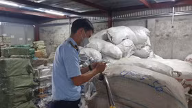 Tạm giữ hàng chục nghìn sản phẩm ngành nước không rõ nguồn gốc