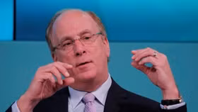 Nhà quản lý tài chính số một thế giới giữ tiền như thế nào?