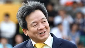 Bầu Hiển và T&T chuyển nhượng toàn bộ cổ phần tại SHF cho 2 cá nhân