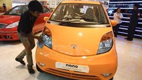 Vì sao xe Ấn Độ nhập về giá 84 triệu đồng mà bán ra vẫn trên 400 triệu?