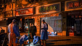 Kiên trì zero-Covid, Trung Quốc tiếp tục “vật lộn” với Covid-19