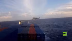 Cận cảnh quân đội Đức ngăn chặn và lục soát một tàu vận tải Thổ Nhĩ Kỳ ngoài khơi Libya