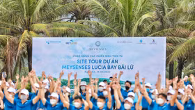 Hàng ngàn sales bùng cháy tại chương trình Kick - off MeySenses Lucia Bay Bãi Lữ