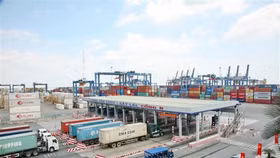 TP.HCM giao Cảng vụ Đường thủy nội địa thu phí trong khu vực cửa khẩu cảng biển