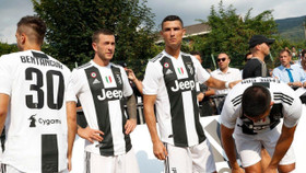 Vì Covid-19, Cristiano Ronaldo và đồng đội tại Juventus chấp nhận giảm 100 triệu USD tiền lương