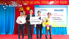 SonKim Land hỗ trợ 1 tỷ đồng sửa chữa trường và trao học bổng tại Quảng Ngãi