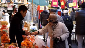 Chỉ số giá tiêu dùng ở Tokyo tăng nhanh nhất trong 7 năm qua