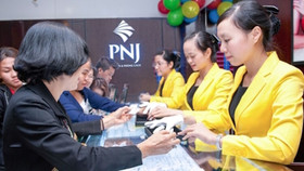 PNJ bán rẻ gần 2 triệu cổ phiếu bất chấp giá tăng "phi mã"