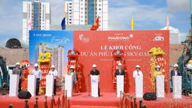 Khởi công dự án Phú Đông Sky Garden, giá bán chưa đến 40 triệu đồng/m2
