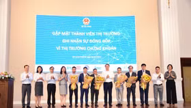 Nhiều doanh nghiệp hỗ trợ giải pháp công nghệ, phát triển thị trường vốn