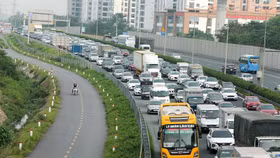 Giảm đến 50% một số loại phí hoạt động kinh doanh vận tải