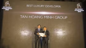 Tân Hoàng Minh lập cú hattrick giải thưởng lớn tại Dot Property Vietnam Awards 2020