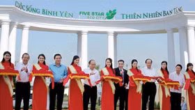 Tập đoàn Quốc tế Năm Sao đạt danh hiệu “Thương hiệu mạnh Việt Nam 2016-2017