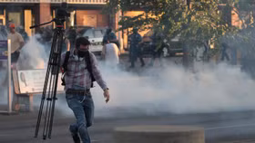 Nhiều nhà báo tại Mỹ bị tấn công khi tác nghiệp tại những khu vực biểu tình