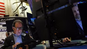 Chứng khoán Mỹ giảm do lo ngại suy thoái kinh tế, Nasdaq Composite đóng cửa ở mức thấp mới của năm