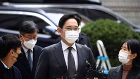 Người thừa kế Samsung Jay Y. Lee được ân xá, sẽ ra tù vào 13/8