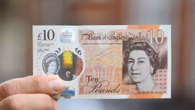 Đồng Bảng Anh giảm xuống mức thấp nhất so với đô la Mỹ sau 37 năm