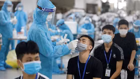 Công nhân trong khu công nghiệp sẽ được ưu tiên tiêm vaccine