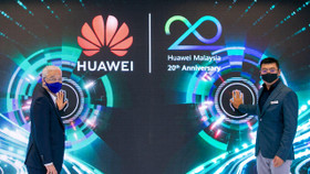 Thủ tướng Malaysia tham dự lễ ra mắt Trung tâm Đổi mới Giải pháp Khách hàng của Huawei