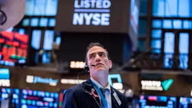 Chứng khoán toàn cầu có thể giảm điểm do e ngại rủi ro địa chính trị