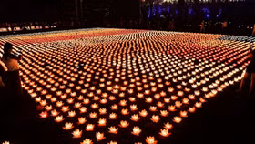 Tam Chúc rực rỡ trong đêm hội hoa đăng mừng Đại lễ Vesak 2019