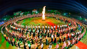 Dừng đăng kí hồ sơ kỷ lục Guinness thế giới cho màn đại xòe với 5.000 người tham gia