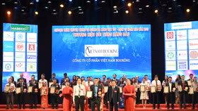 Vietnam Booking được tôn vinh tại Chương trình Doanh nhân làm theo lời Bác