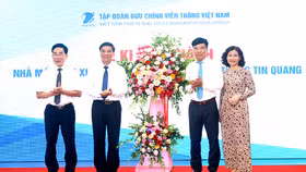 VNPT khánh thành nhà máy sản xuất sợi quang đầu tiên ở Đông Nam Á