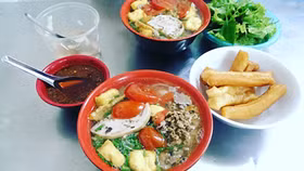 Những quán bún riêu cua lâu đời, ngon nức tiếng ở Hà Nội