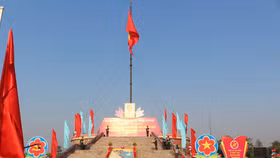 Xúc động Lễ Thượng cờ Thống nhất non sông