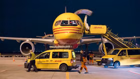 DHL Express tăng phí chuyển phát nhanh lên mức 4.9%