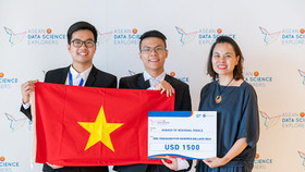 Sinh viên Việt Nam đăng quang cuộc thi Khám phá Khoa học Số ASEAN 2019