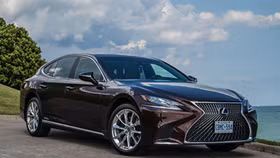 Lexus LS500h 2019 có giá gần 9 tỷ đồng tại Việt Nam