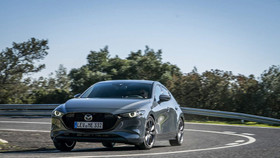 Thêm phiên bản trên Mazda3 2019