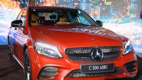 Mercedes-Benz Việt Nam ra mắt 3 phiên bản C-Class với giá từ 1,5 tỷ đồng