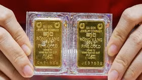 Giá vàng thế giới và trong nước đồng loạt nhích tăng