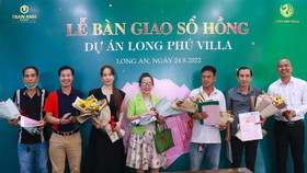 Trần Anh Group chính thức bàn giao sổ hồng dự án Long Phú Villa