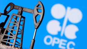 OPEC+ nhất trí cắt giảm sản lượng dầu cho đến hết 2024