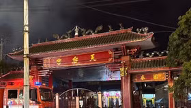 Bùng cháy tại miếu Bà Thiên Hậu (Bình Dương)