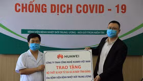 Huawei tặng bộ thiết hơn 1,5 tỷ đồng cho bệnh viện Nhiệt đới Trung ương