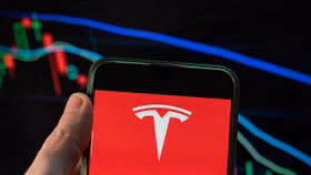 Tesla nộp đơn xin chia tách cổ phiếu 3:1 để "thiết lập lại" giá cổ phiếu