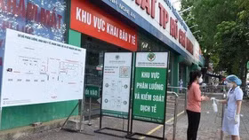 Nóng: Việt Nam chính thức dừng khai báo y tế nội địa