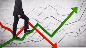 Lãi suất giảm sẽ kích thích sự trở lại của nhà đầu tư sau thời gian đổ tiền vào ngân hàng?