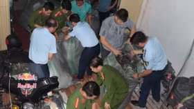 Sản xuất, kinh doanh quần áo giả mạo nhãn hiệu, 2 cá nhân ở Thái Bình bị khởi tố hình sự