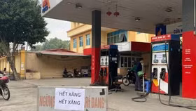 Nhiều cây xăng đóng cửa, Phó Thủ tướng phải ra công văn chỉ đạo 'khẩn' Bộ Công Thương