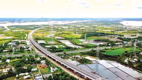 Khó thông xe cao tốc Bến Lức – Long Thành vào cuối 2018