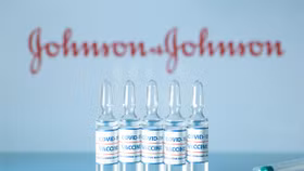 Mỹ khuyến nghị tạm dừng tiêm chủng vắc xin Johnson & Johnson
