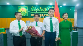 Lái xe Taxi Mai Linh trả lại gần 80 triệu đồng cho khách để quên