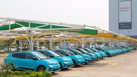 Tỷ phú Phạm Nhật Vượng quyết chơi lớn, GSM sẽ "cách mạng" thị trường taxi?