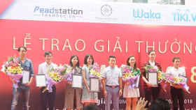“Ông giáo làng trên tầng gác mái” của tác giả Nguyễn Thế Vinh đoạt giải “Cuốn sách truyền cảm hứng nhất”